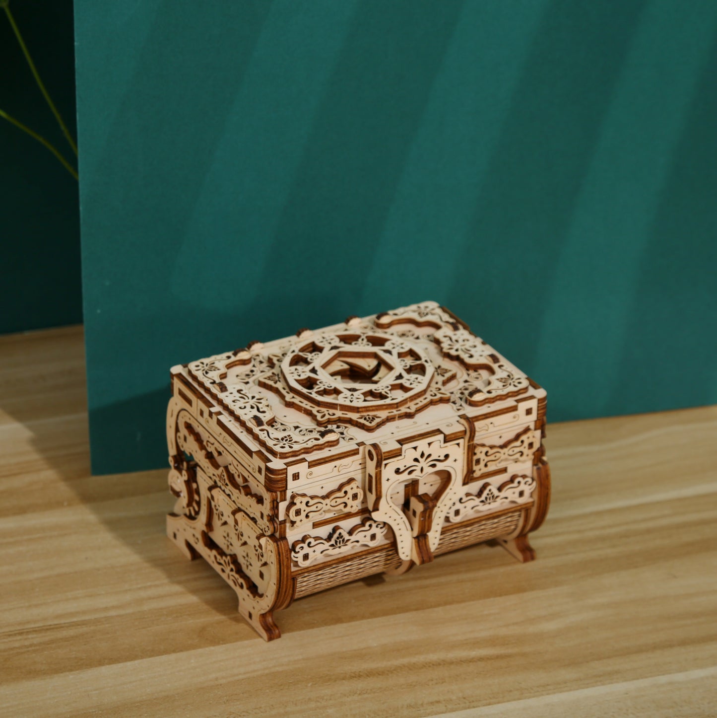 Antique Box 3D Mechanical Wooden Puzzle