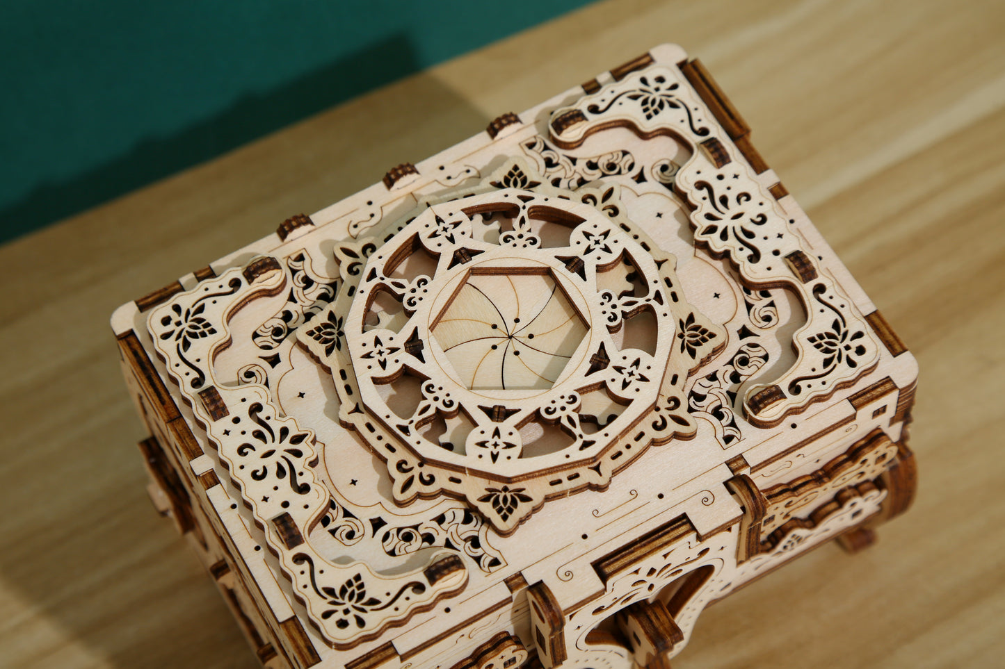 Antique Box 3D Mechanical Wooden Puzzle