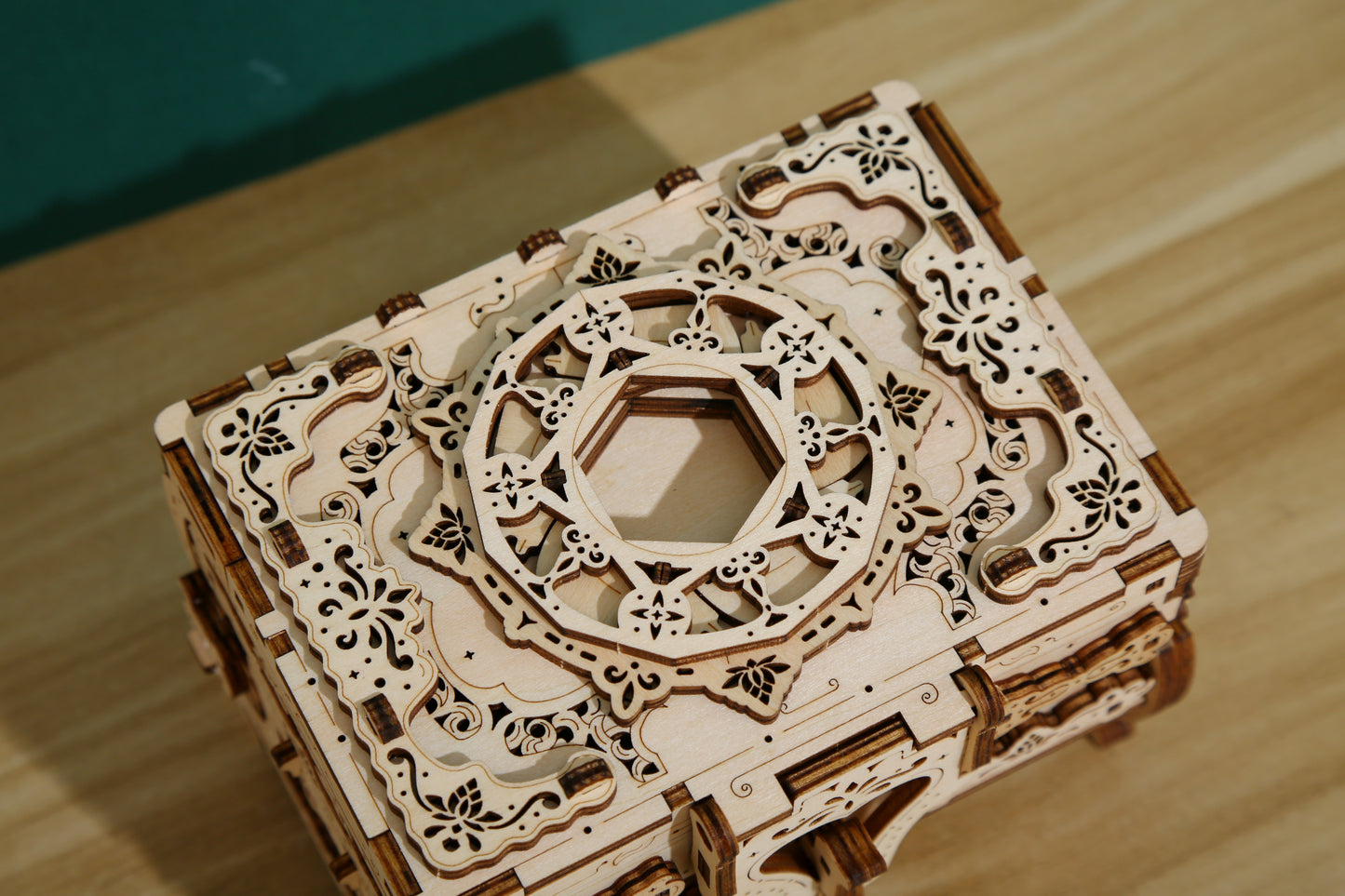 Antique Box 3D Mechanical Wooden Puzzle